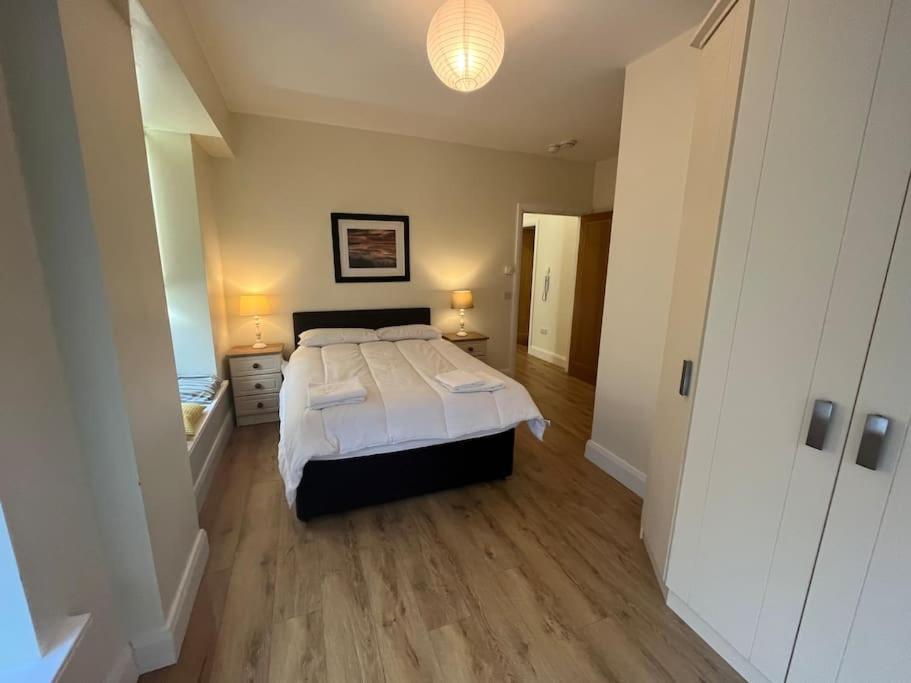 City Beach Gem 5 Adult Spaces Plus Child Dublin Exterior photo